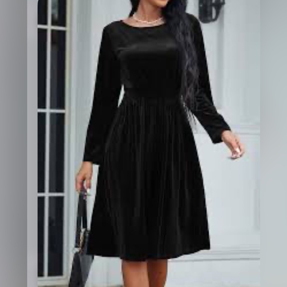 Black Velvet, Long Sleeve, Scoop Neck, Fit & Flare Cocktail Midi Dress